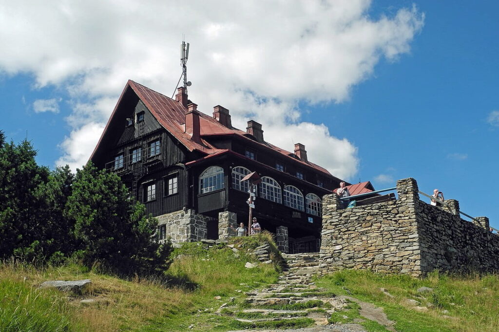 Schronisko na Stogu Izerskim - weekend w Świeradowie-Zdroju